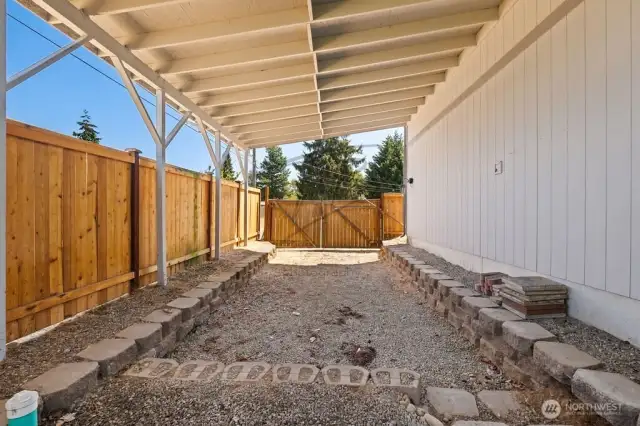 A full RV set up!!! Has it's own gate for access! These can rent and go towards your mortgage payment!