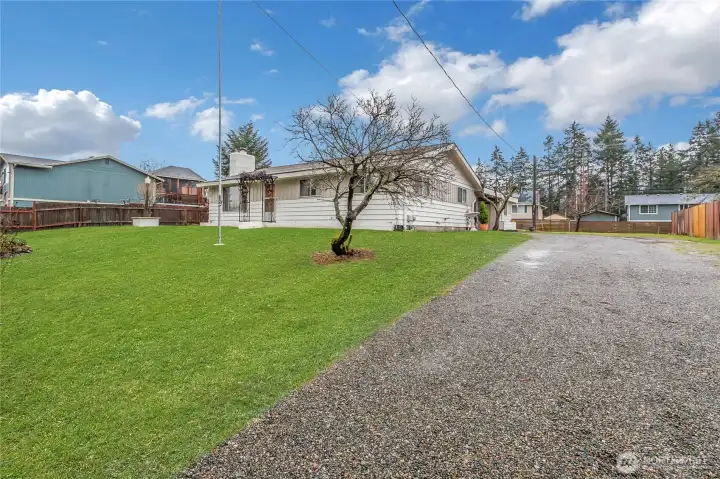 Beautiful 3 bedroom, 1 full bath rambler. Fully fenced, lot's of parking on huge lot. Grass is photoshopped