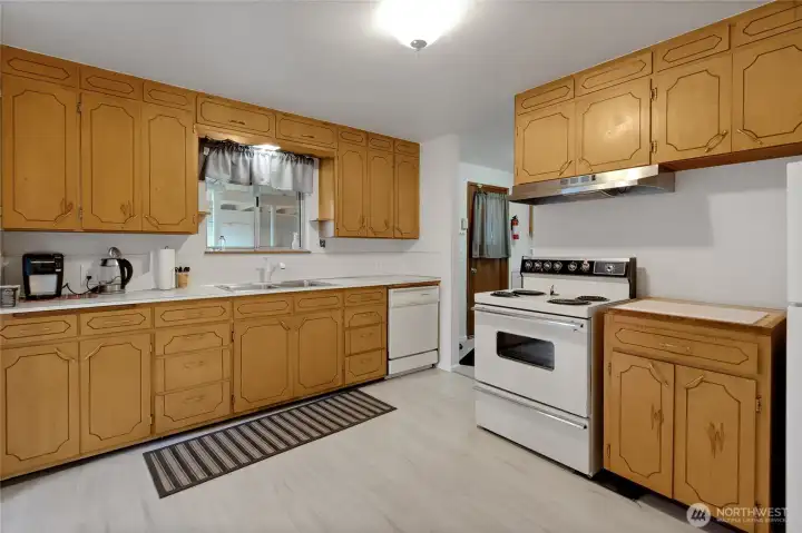 Lot's of cabinet space, great for the chef.