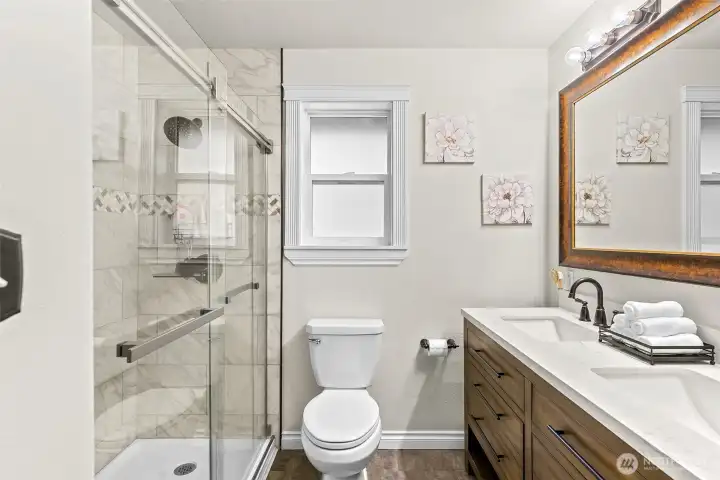 Stunning and updated primary bath!