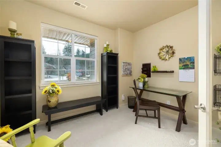 Front office/den