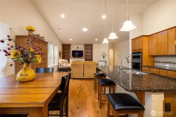 Kitchen and dining area with breakfast bar
