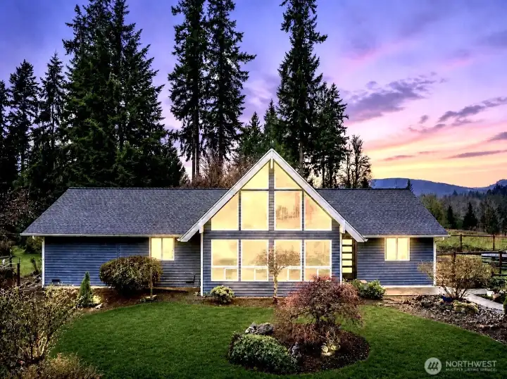 Remodeled farmhouse style rambler on 5 park-like acres with panoramic Cascade mountain and foothill view!