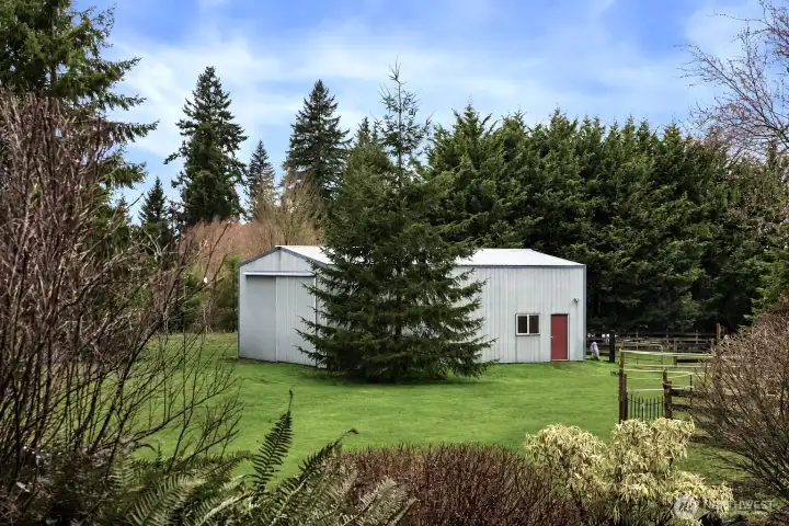1260 Sf Shop/Barn with 220Amp service, 2 stalls and hay storage 1260 Sf Shop/Barn with 220Amp service, 2 stalls and hay storage