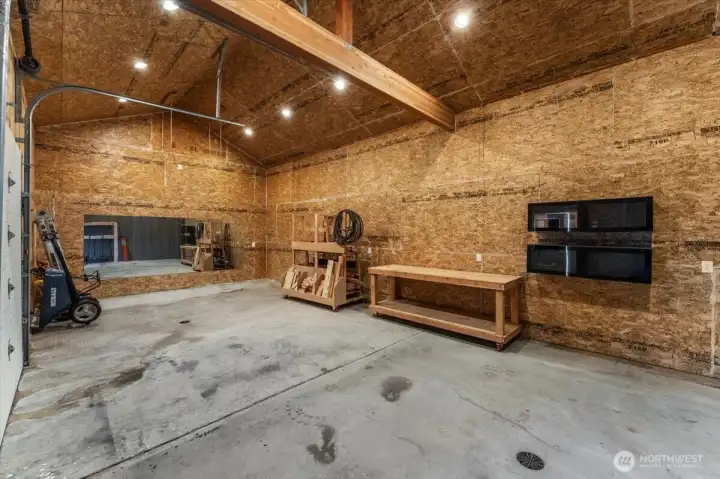 Second bay shop space