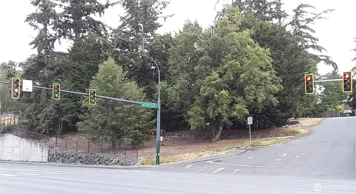 Corner of Evergreen Way at 47th Street Corner of Evergreen Way at 47th Street