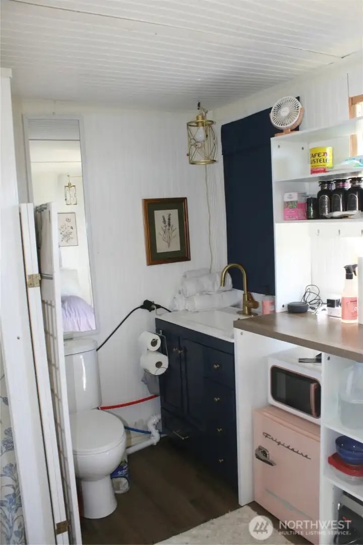 Mini kitchenette!