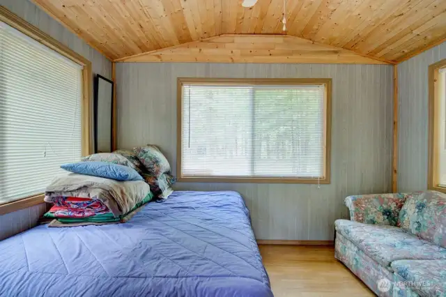 Wonderfully done flex space/storage