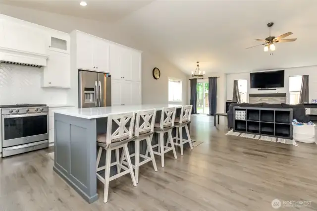 Kitchen Island With Plenty of Seating