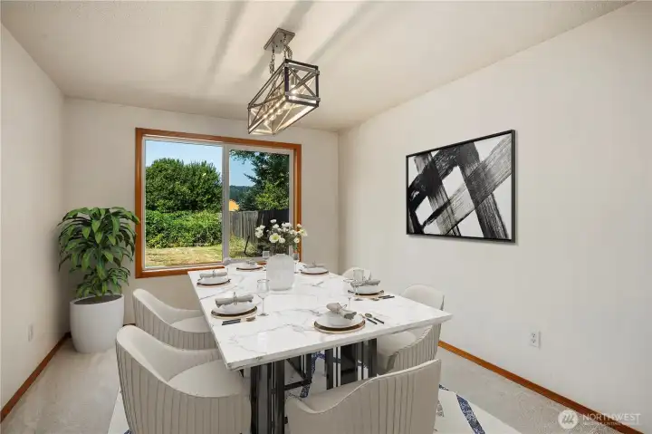 Dining Room *virtually staged*