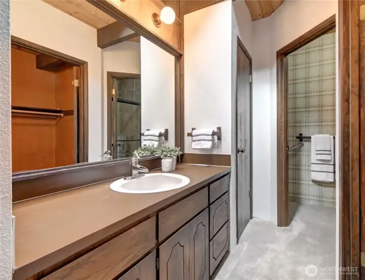 Primary bath