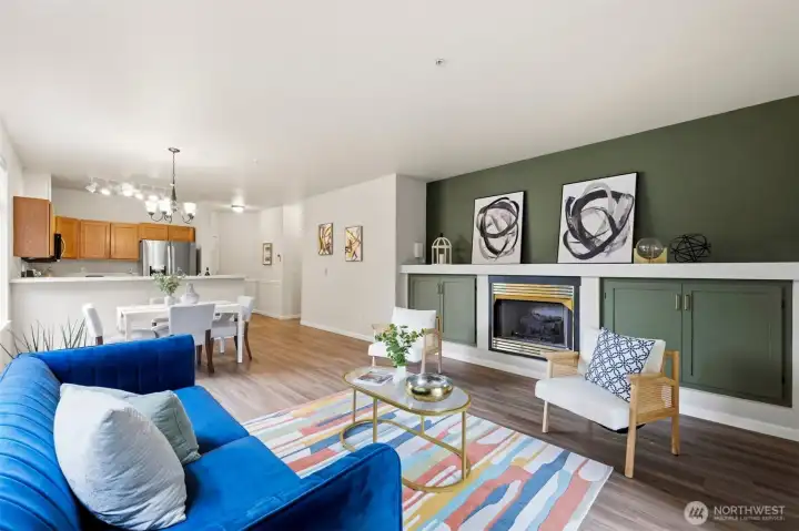 Ground-level end-unit home with convenient no-stairs access in desirable Harbour Pointe community.