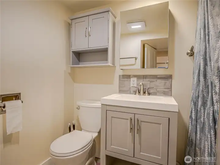 Bath on lower floor is a 3/4 2ith tiled shower