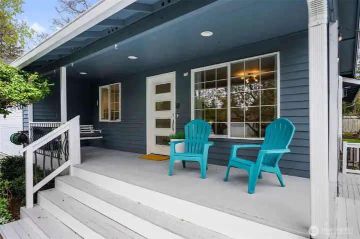 Patio area for outdoor dining and re