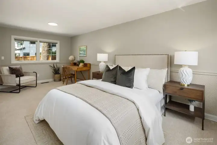 Large flex bedroom- Potential 2nd Primary Suite, Home Office, Bonus Room, or Gym