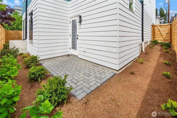 Photos are of model home 1139. Finishes and layout may vary.