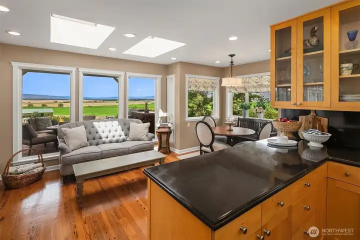 Breakfast nook area with forever views