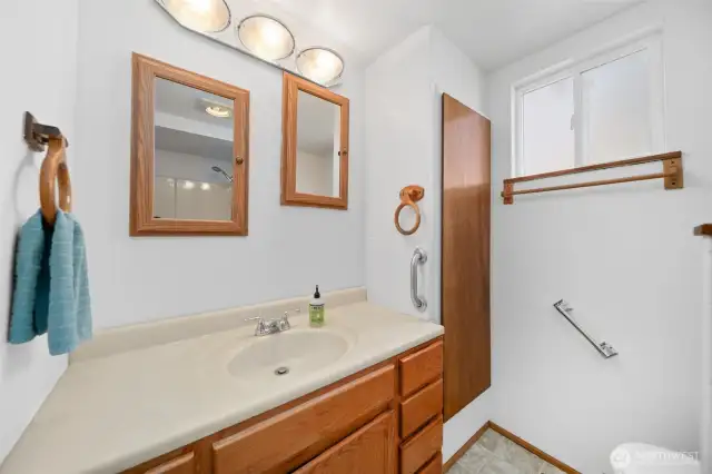 Full Bathroom.