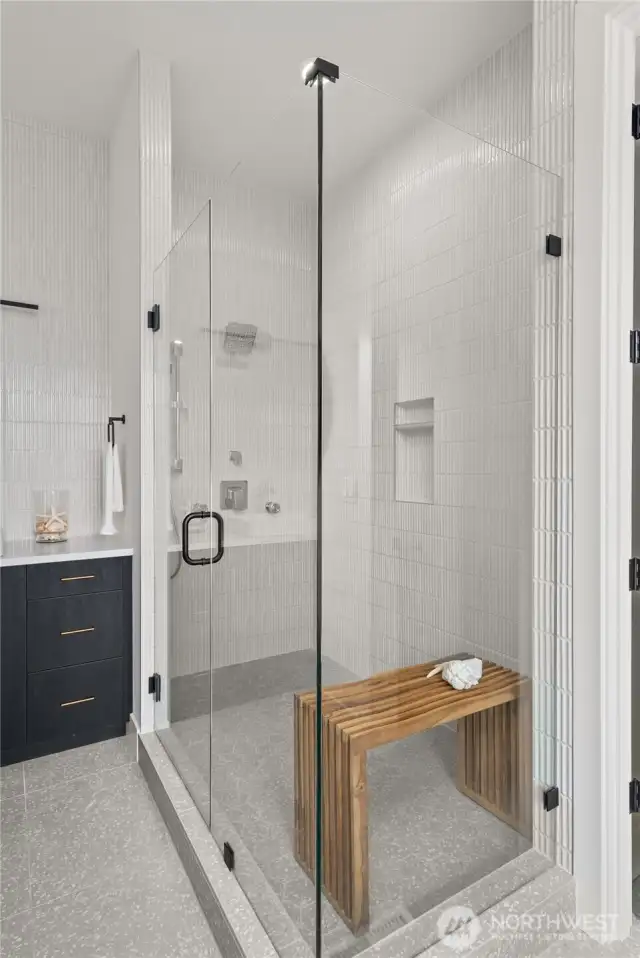 Soaking tub