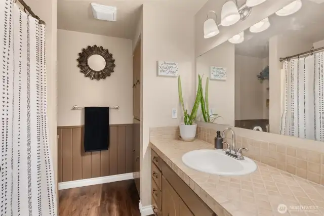 Guest Full Bath
