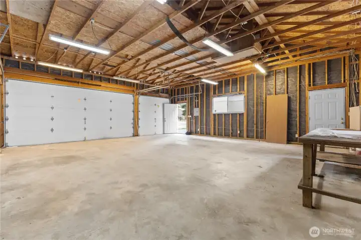 28X30 with 10 foot ceiling with loft and pull down stairs