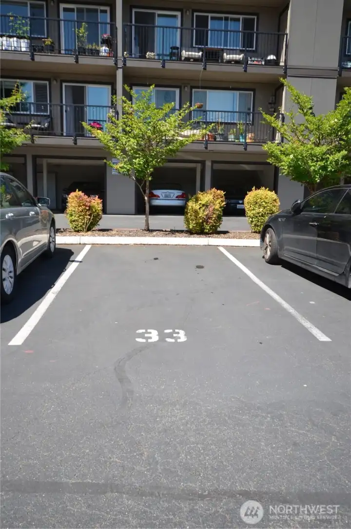 Parking space 33