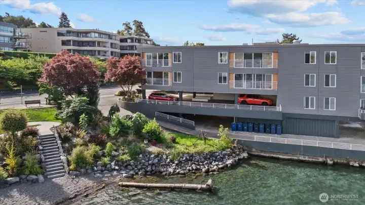An end unit with beautiful views of the park!