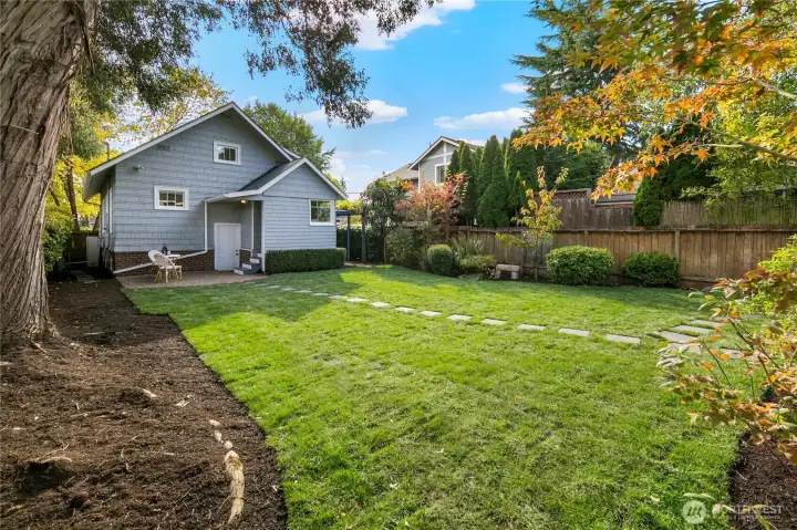 Private, peaceful, and huge yard.
