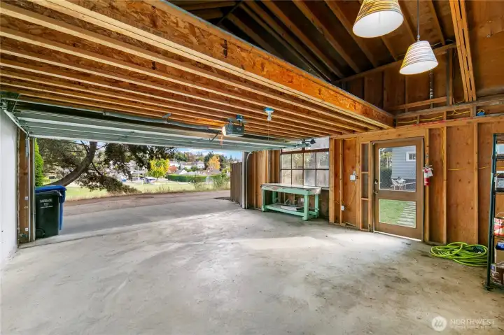 Told you this garage was huge. And bonus, it is already plumbed,… loads of potential here, think ADU/Airbnb (great income generator opportunity), or transform into a great workshop. Yeah do you guys need me for? Or heck, use it as a garage and never worry about parking again.
