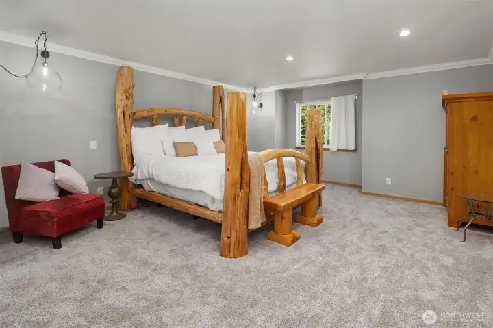 Bedroom #1 - Primary Bedroom