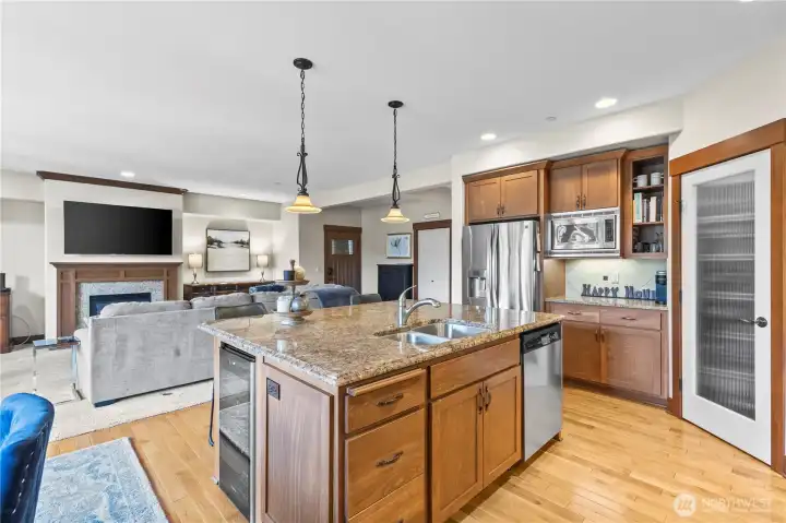Large eat-in kitchen island in this well-thought-out kitchen space