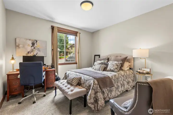 Oversized 2nd bedroom