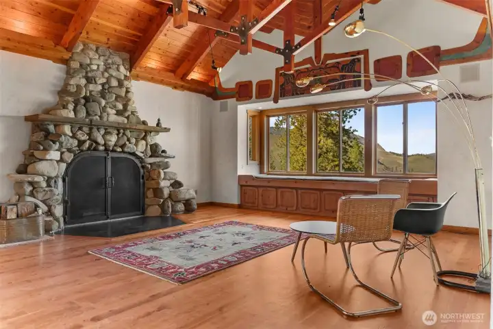 Gather round the massive fireplace - wood burning, but with a propane starter.