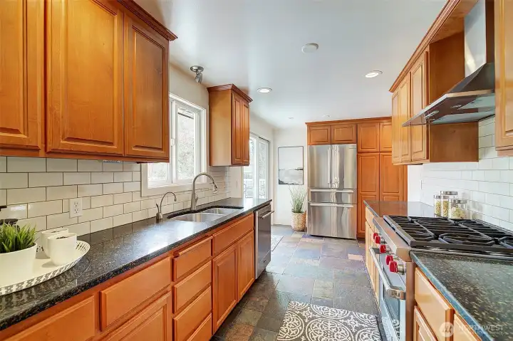 Wolfe gas range and hood