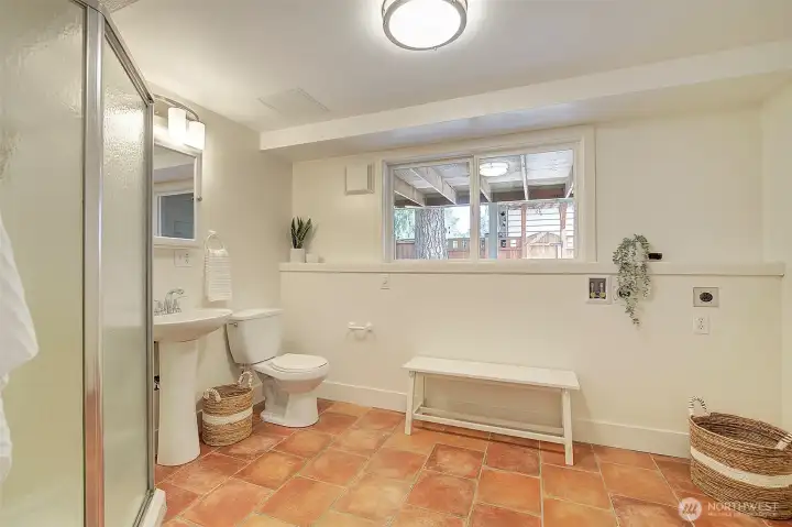 Lower level 3/4 bathroom