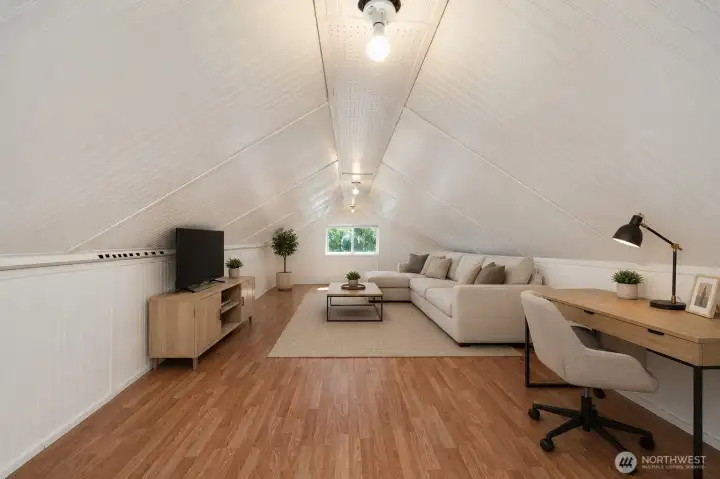 Upper level - Bonus Room