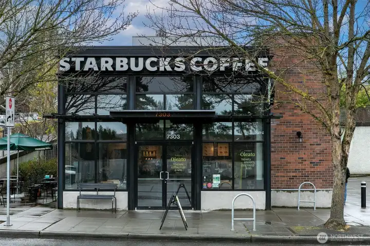 A convenient neighborhood coffee stop close to home, supporting the daily routines that make urban living easy.