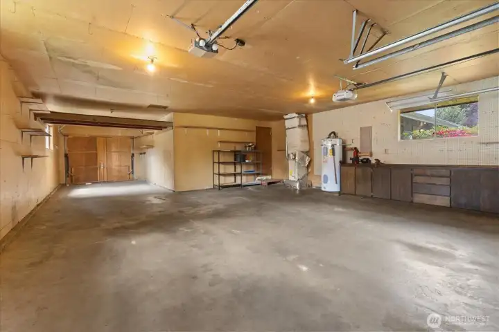 3 car garage - extra deep! 3 car garage - extra deep!