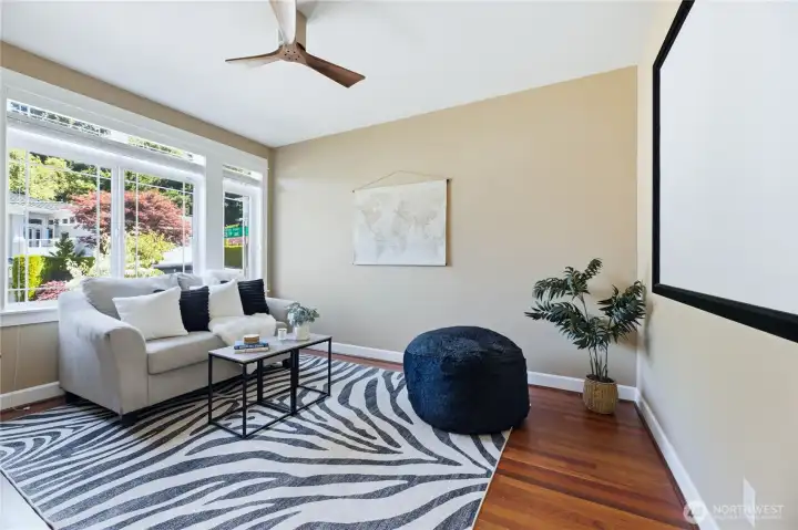 This bonus room could be 4th bedroom