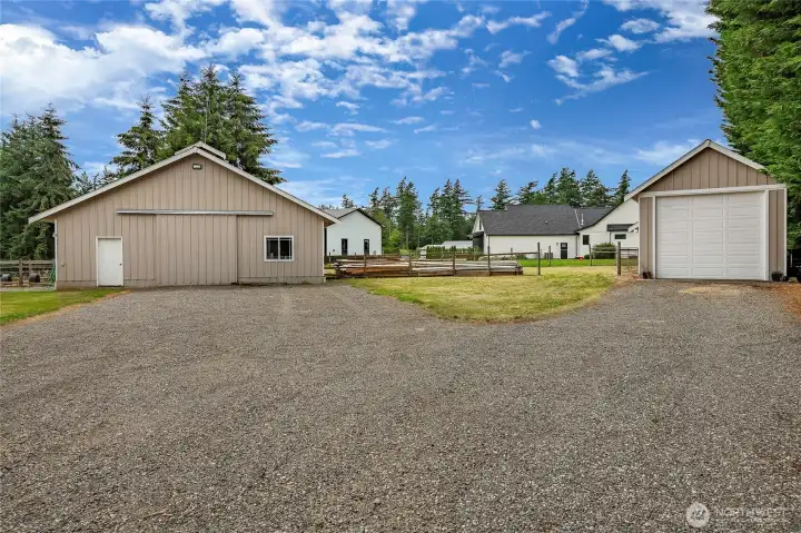 Horse Barn & RV or storage shop. Additional garden shed not in picture. Horse Barn & RV or storage shop. Additional garden shed not in picture.