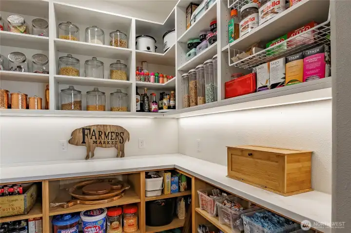 Another photo of the pantry. Another photo of the pantry.
