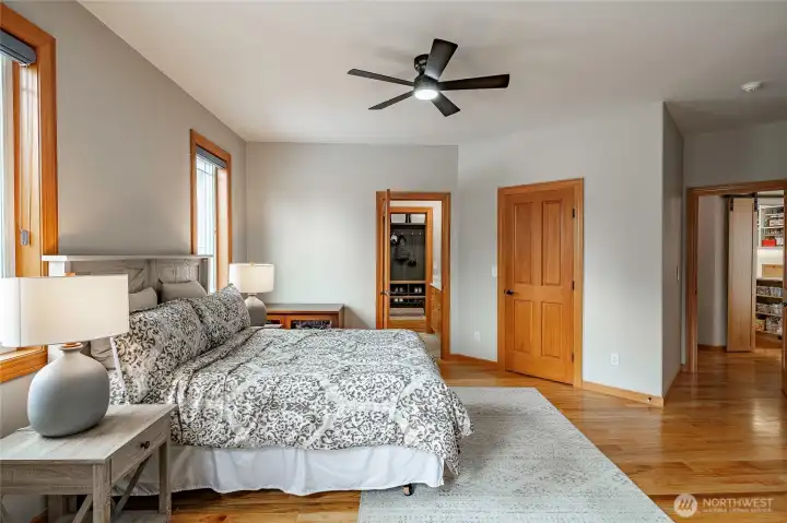 Bedroom 2 with walk-in closet & attached bathroom. Bedroom 2 with walk-in closet & attached bathroom.