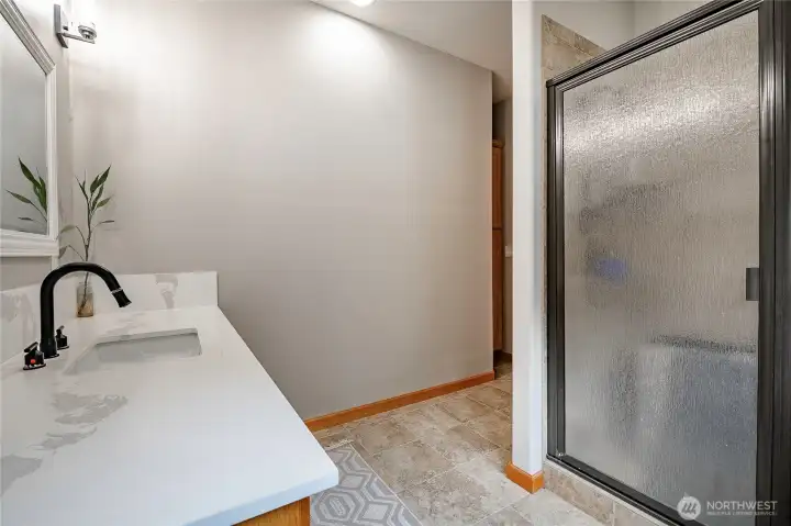 Full bath next to Bedroom 3 and 4. Full bath next to Bedroom 3 and 4.