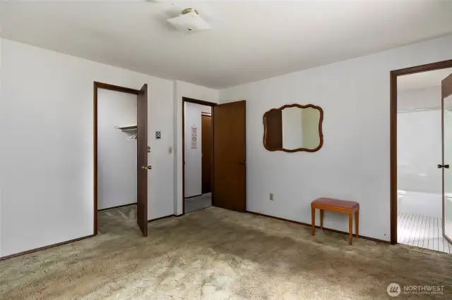 Walk in closet