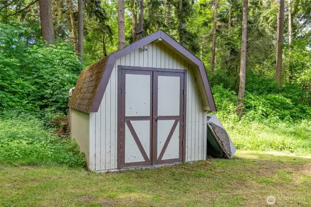 Storage shed conveys