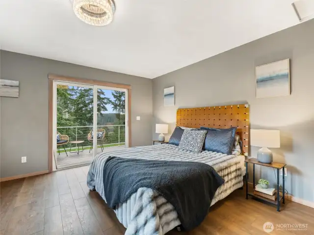 Upstairs Primary Bedroom