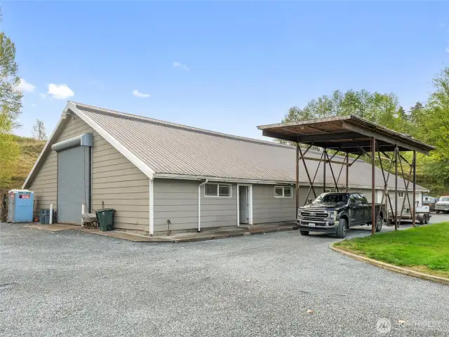 6400 sf SHOP