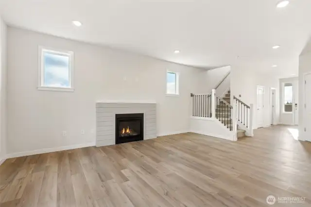 Disclaimer Secondary photos of same floor plan on different lot in different community: Photos are from another Luna, finishes, upgrades, and features may vary.