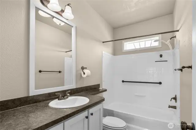 Guest Full Bath