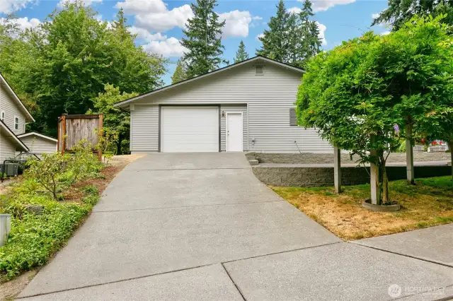 extra garage bay and shop